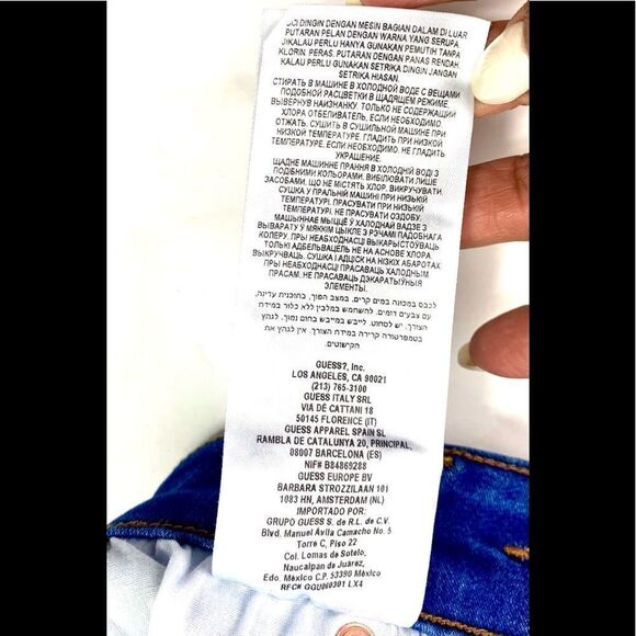 Guess Los Angeles High Rise Cuffed Shorts - Picture 6 of 6